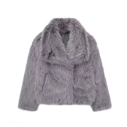 Velouré Coat – Plush Faux-Fur Outerwear with a Soft, Modern Winter Silhouette