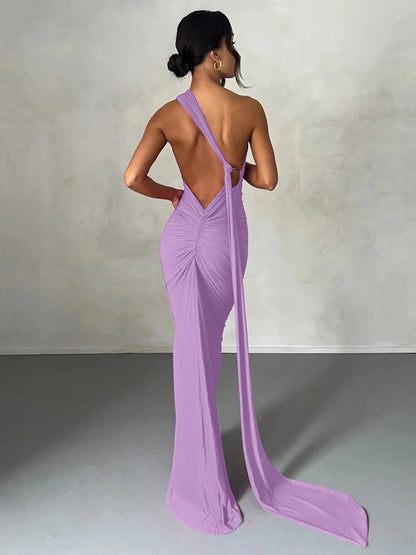Lunéra Curve – One-Shoulder Backless Maxi Dress with a Sculpted Ruched Silhouette