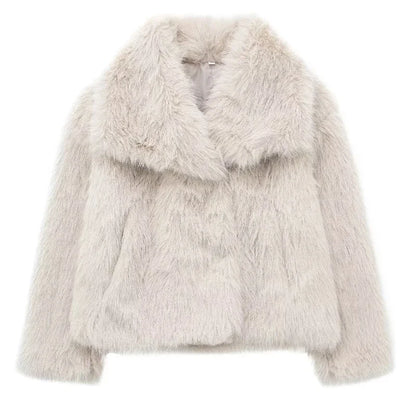 Velouré Coat – Plush Faux-Fur Outerwear with a Soft, Modern Winter Silhouette