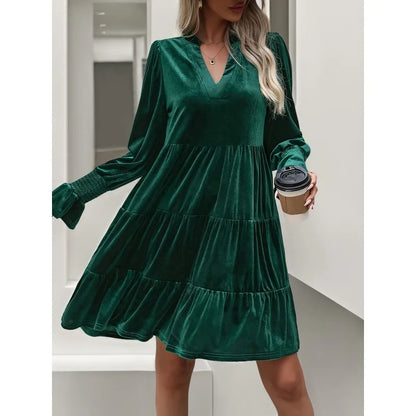 Celestine Glow – Backless Sequin Halter Mini Dress with a Sleek Party-Chic Silhouette