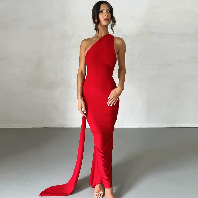 Lunéra Curve – One-Shoulder Backless Maxi Dress with a Sculpted Ruched Silhouette