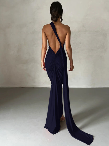 Lunéra Curve – One-Shoulder Backless Maxi Dress with a Sculpted Ruched Silhouette