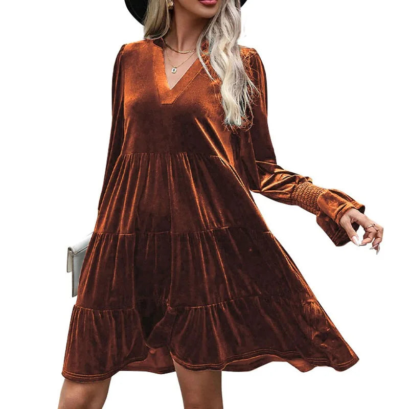 Celestine Glow – Backless Sequin Halter Mini Dress with a Sleek Party-Chic Silhouette